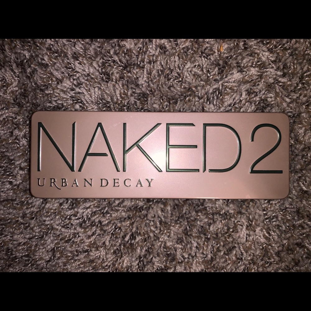 Urban Decay Naked 2 eyeshadow palette